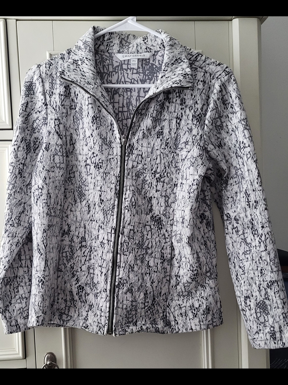 Women's Black & White Lace-Overlay Lightweight Coat - SP EUC